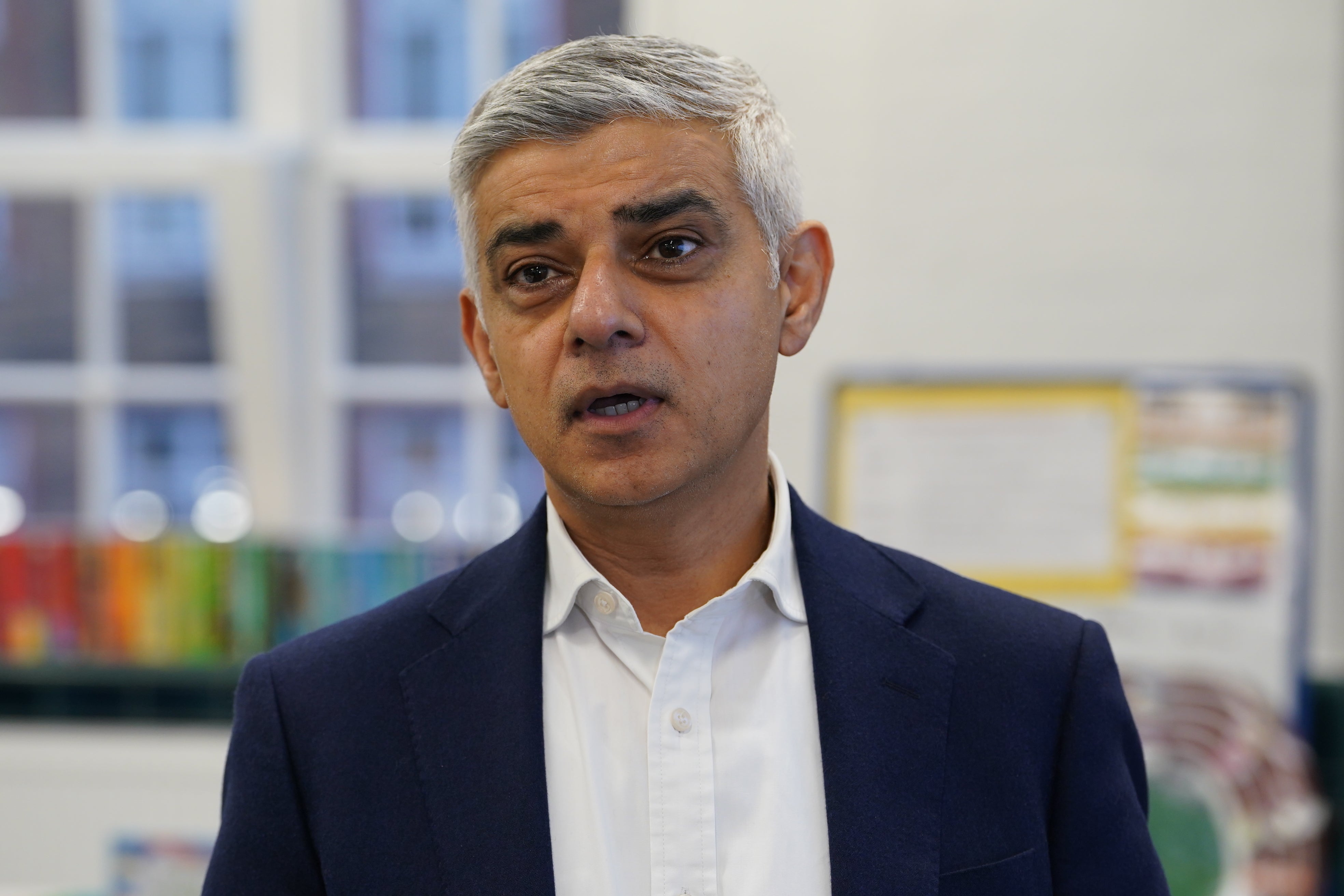 Sadiq Khan opposes Heathrow expansion