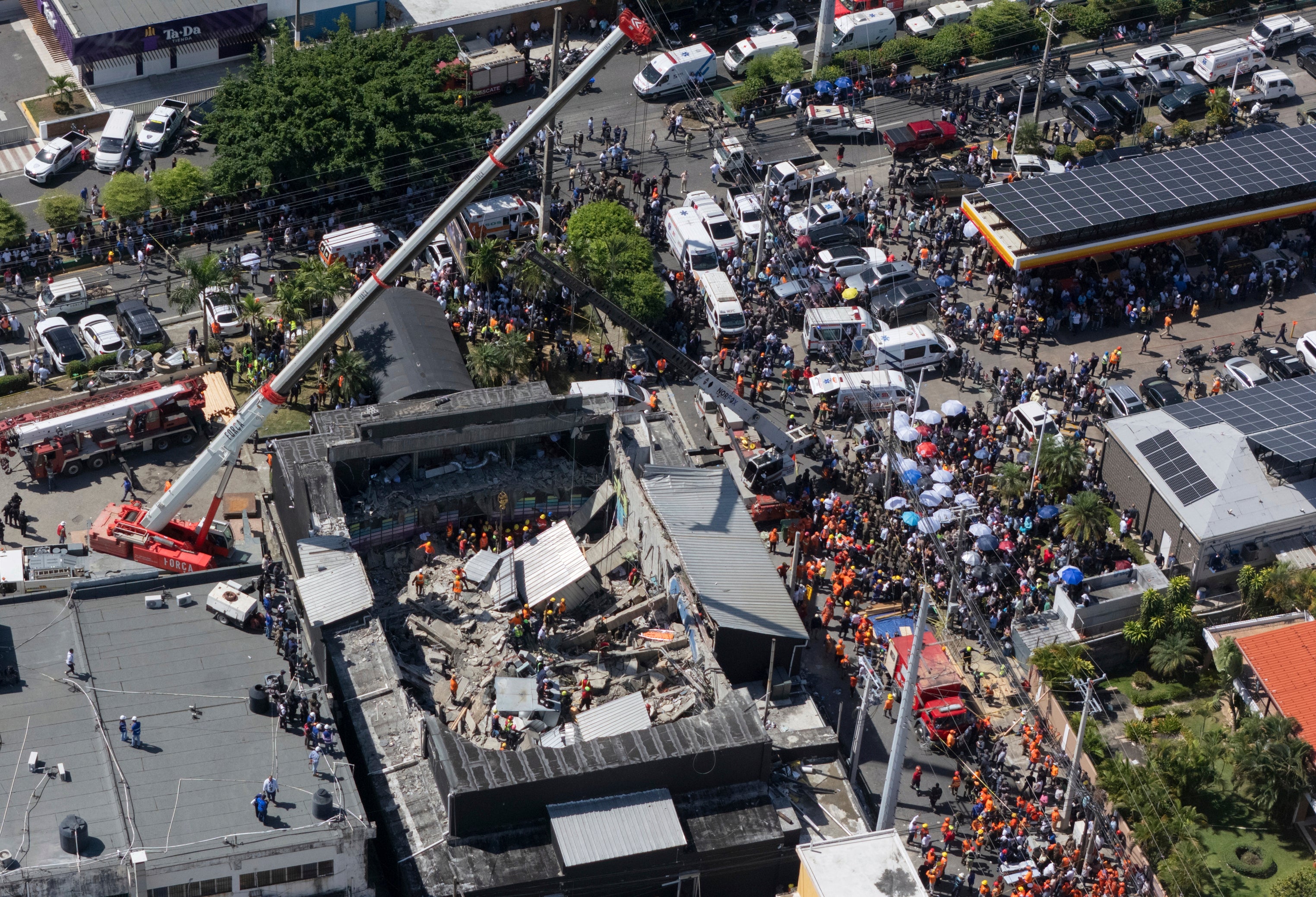 APTOPIX Dominican Republic Roof Collapse