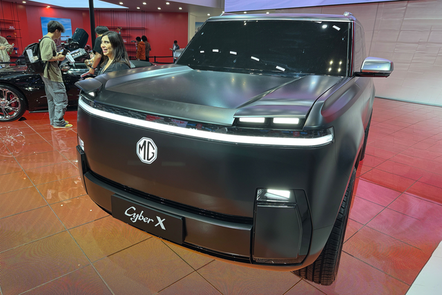 <p>The Cyber X’s lights rise from each side of the bonnet to reveal twin LED headlights underneath</p>